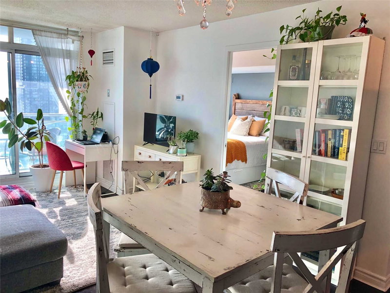 2612 - 397 Front St W, Toronto, M5V3S1 | Image 2