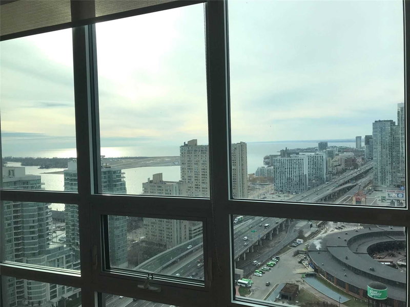 3702 - 19 Grand Trunk Cres, Toronto, M5J 3A3 | Image 3