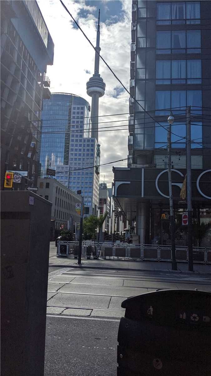 1807 - 290 Adelaide St W, Toronto, M5V1P6 | Image 2