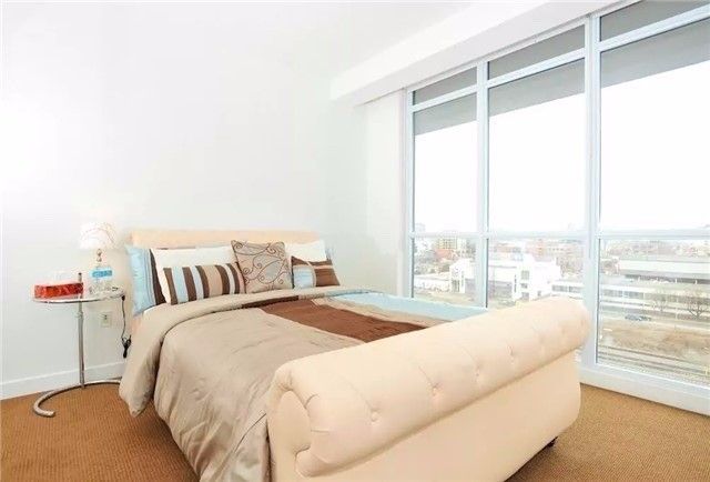 815 - 8 Telegram Mews, Toronto, M5V 3Z5 | Image 3