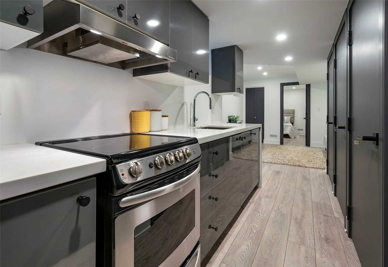 734 Shaw St, Toronto, M6G3L7 | Image 2