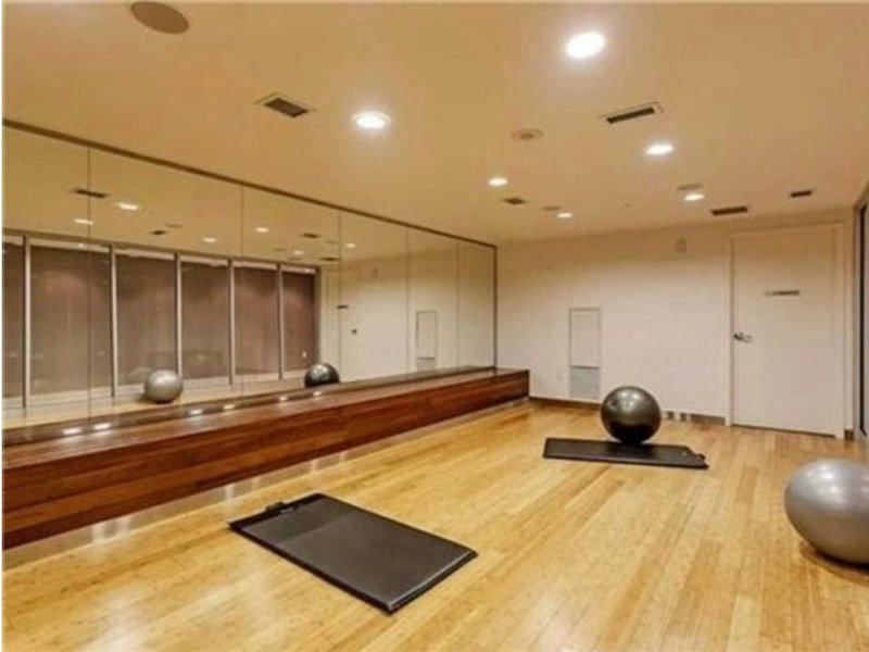 Room1