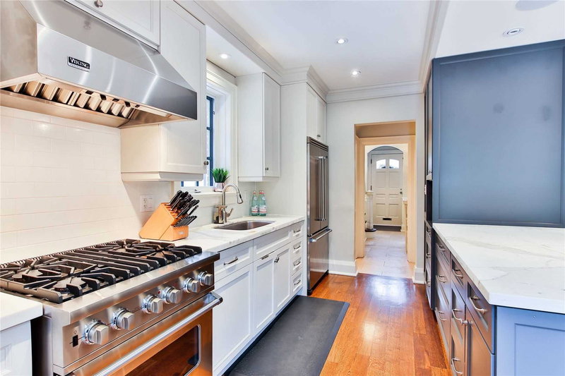 17 Otter Cres, Toronto, M5N 2W3 | Image 3