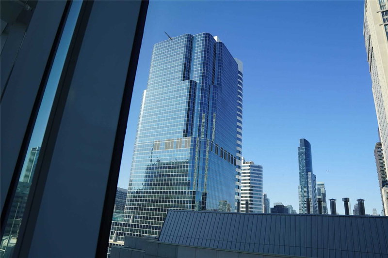 1114 - 197 Yonge St, Toronto, M5B1M4 | Image 2