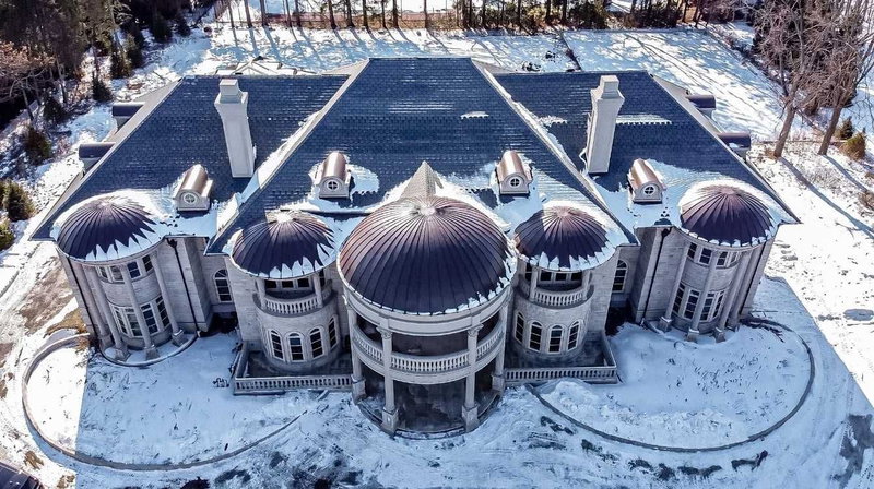 8 High Point Rd, Toronto, M3B2A4 | Image 2