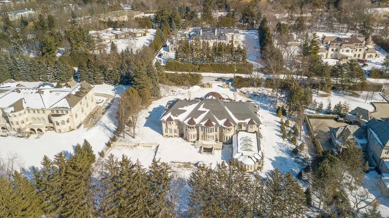 8 High Point Rd, Toronto, M3B2A4 | Image 3