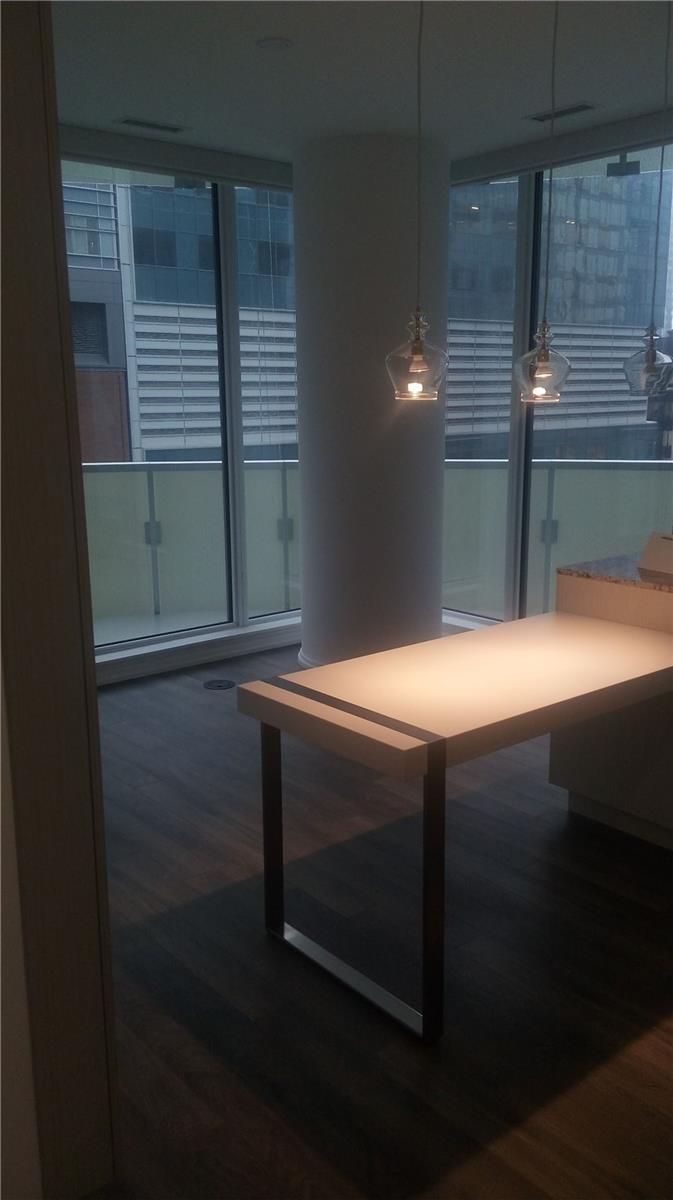 1105 - 197 Yonge St, Toronto, M5B1M4 | Image 3