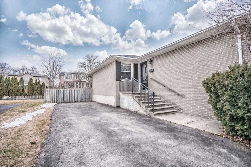 109 Goulding Ave, Toronto, M2M1L3 | Image 3