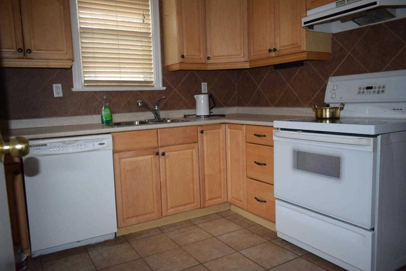 205 Burnett Ave, Toronto, M2N 1V7 | Image 2