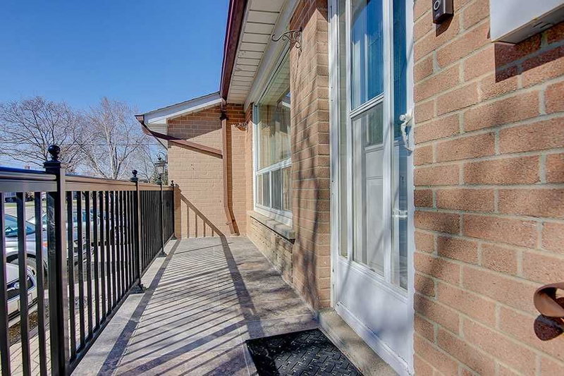 64 Green Bush Rd, Toronto, M2M1P3 | Image 2