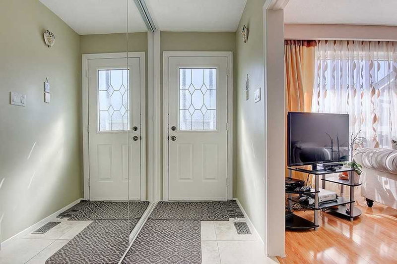 64 Green Bush Rd, Toronto, M2M1P3 | Image 3