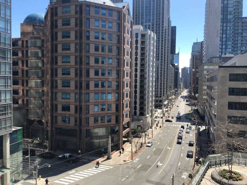 608 - 832 Bay St, Toronto, M5S 1Z6 | Image 2