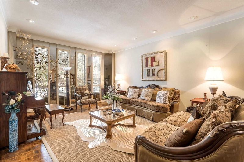 27 Penwood Cres, Toronto, M3B3B1 | Image 3