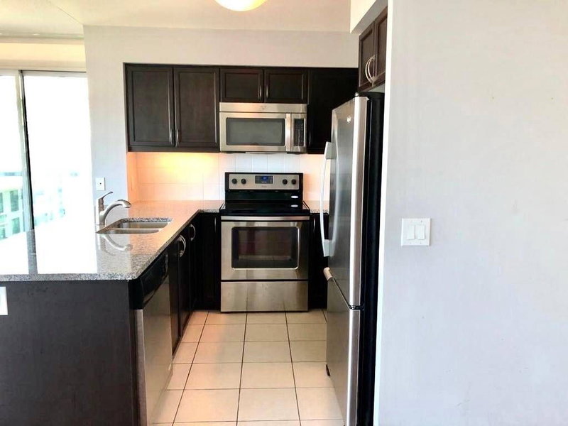 2202 - 19 Grand Trunk Cres, Toronto, M5J3A3 | Image 3