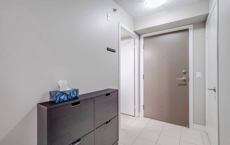 225 - 35 Saranac Blvd, Toronto, M6A2G5 | Image 2