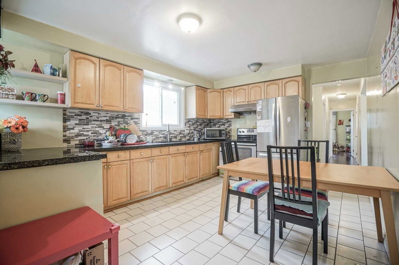 Upper - 225 Pineway Blvd, Toronto, M2H1B5 | Image 3