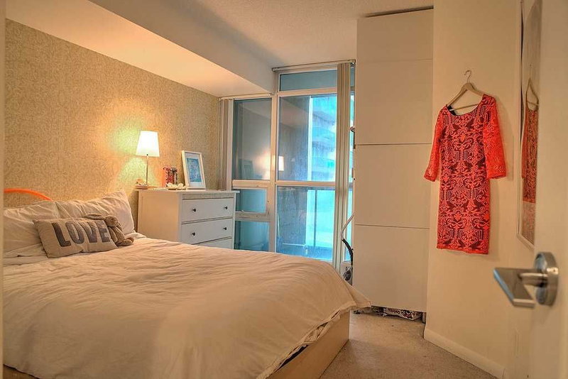 401 - 219 Fort York Blvd, Toronto, M5V1B1 | Image 3