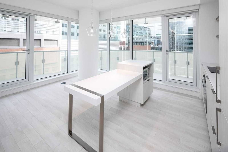 2205 - 197 Yonge St, Toronto, M5B1M4 | Image 2