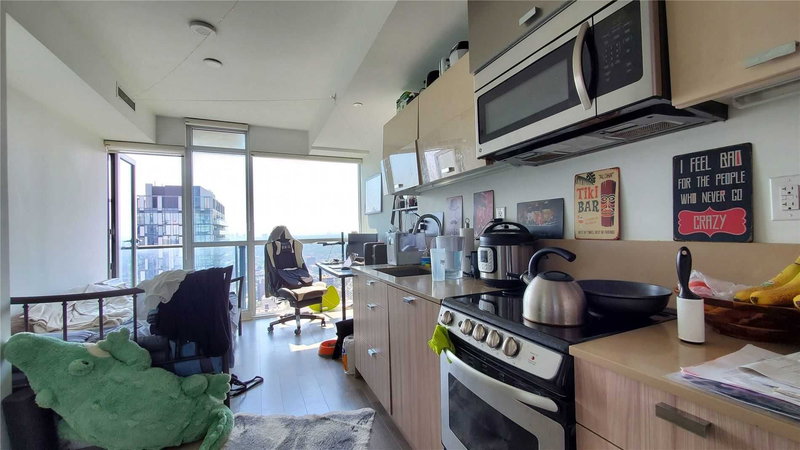 3903 - 290 Adelaide St W, Toronto, M5V1P6 | Image 3