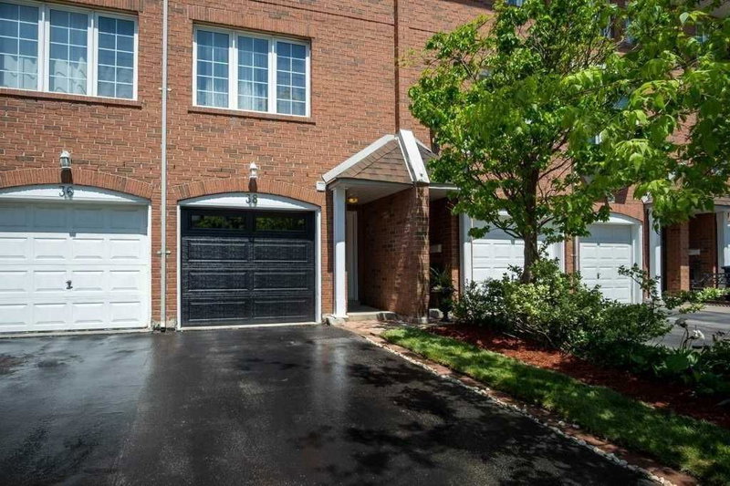 38 Rumi Cres, Toronto, M4A2X6 | Image 3