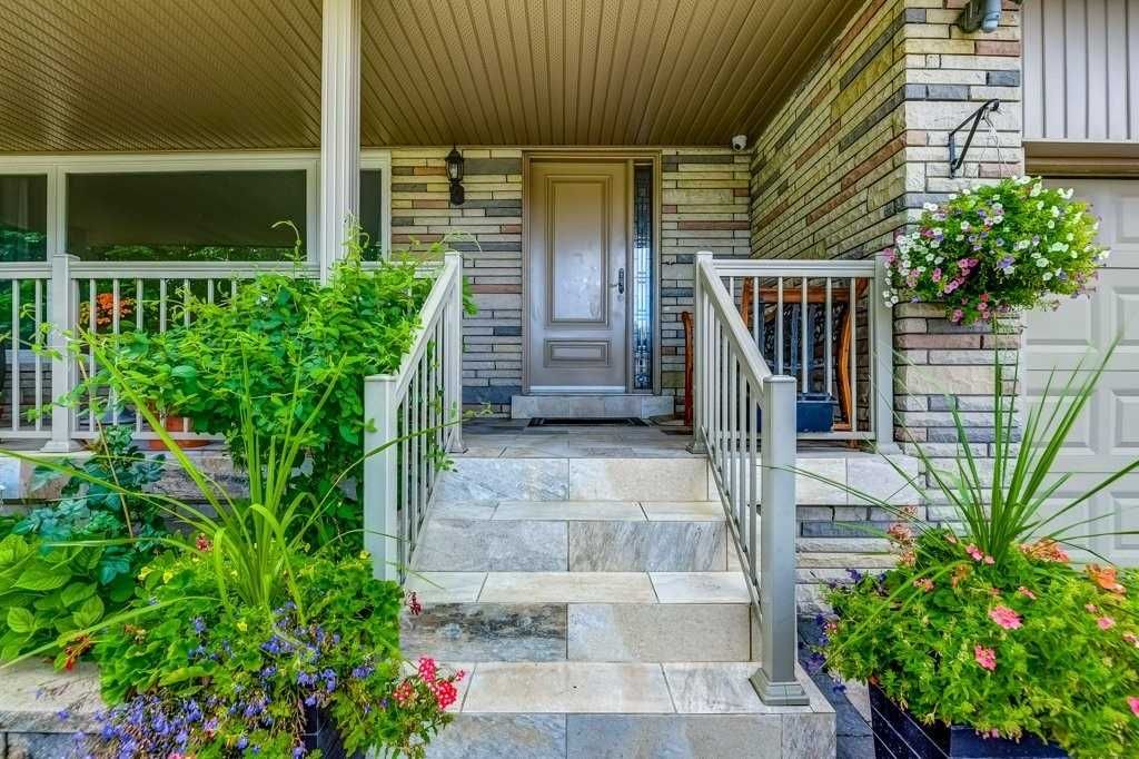 Detached House sold at 51 Clifton Avenue, Toronto, Bathurst Manor, M3H4K9 - MLS: C4845064