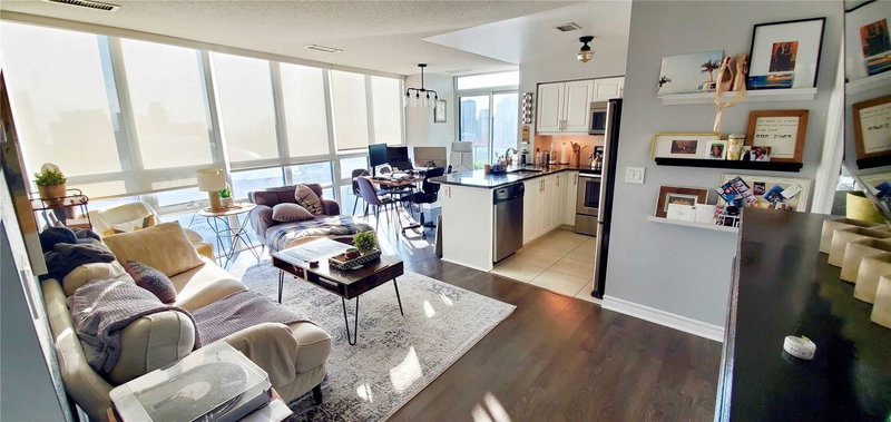 Ph2 - 19 Grand Trunk Cres, Toronto, M5J3A3 | Image 2