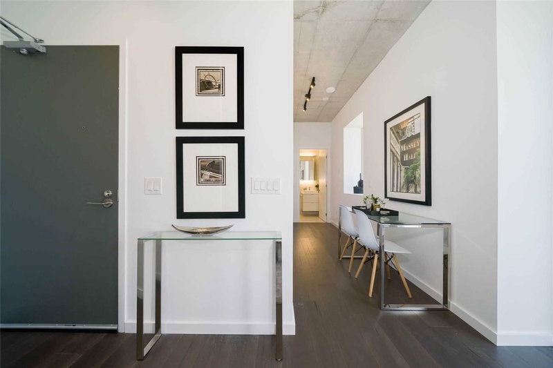 711 - 170 Bayview Ave, Toronto, M5A 0M4 | Image 2