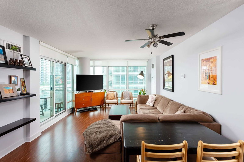 611 - 381 Front St W, Toronto, M5V3R8 | Image 2