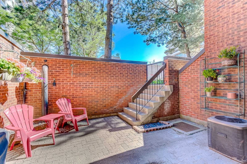 A5 - 142 Pears Ave, Toronto, M5R1T2 | Image 2