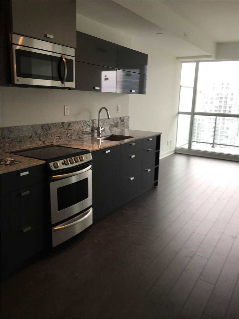 3706 - 290 Adelaide St W, Toronto, M5V0P3 | Image 3