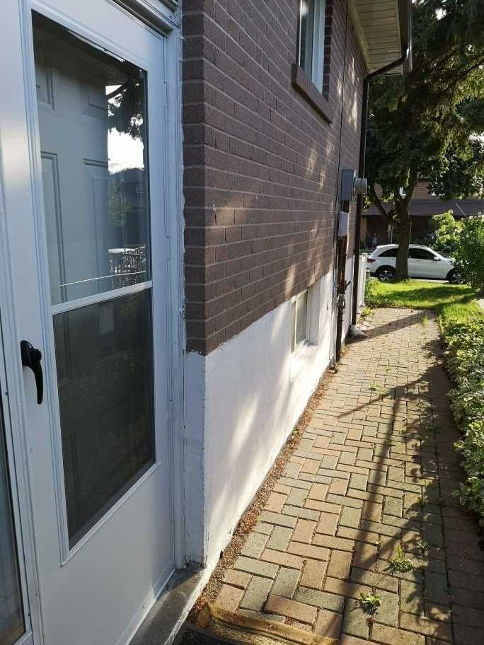 Bsmt - 225 Pineway Blvd, Toronto, M2H1B5 | Image 2
