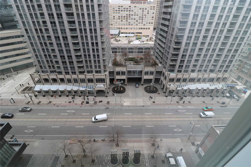 1711 - 750 Bay St, Toronto, L6C 2T6 | Image 2