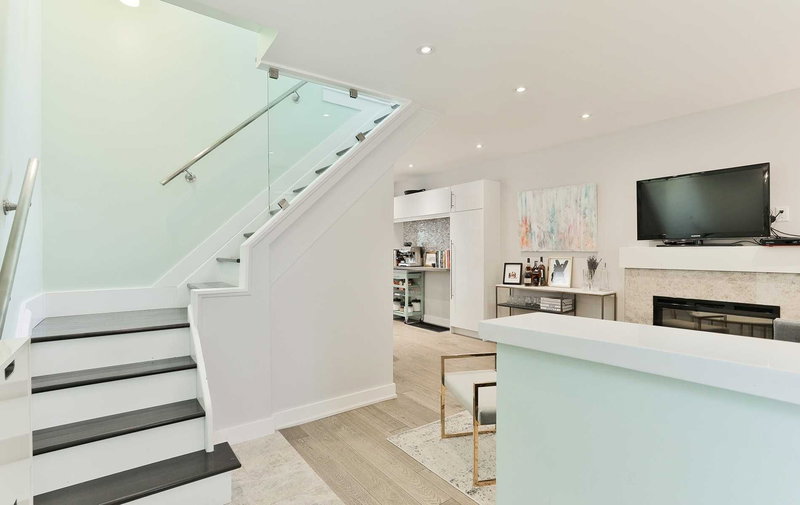 220 Robina Ave, Toronto, M6C3Z1 | Image 3