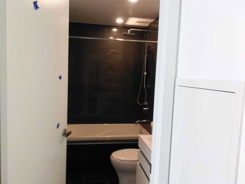 3514 - 197 Yonge St, Toronto, M5B1M4 | Image 2