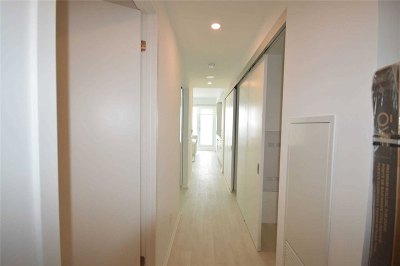 3403 - 197 Yonge St, Toronto, M5B1M4 | Image 2