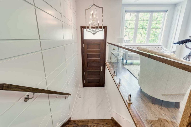 159 Roe Ave, Toronto, M5M2J1 | Image 2