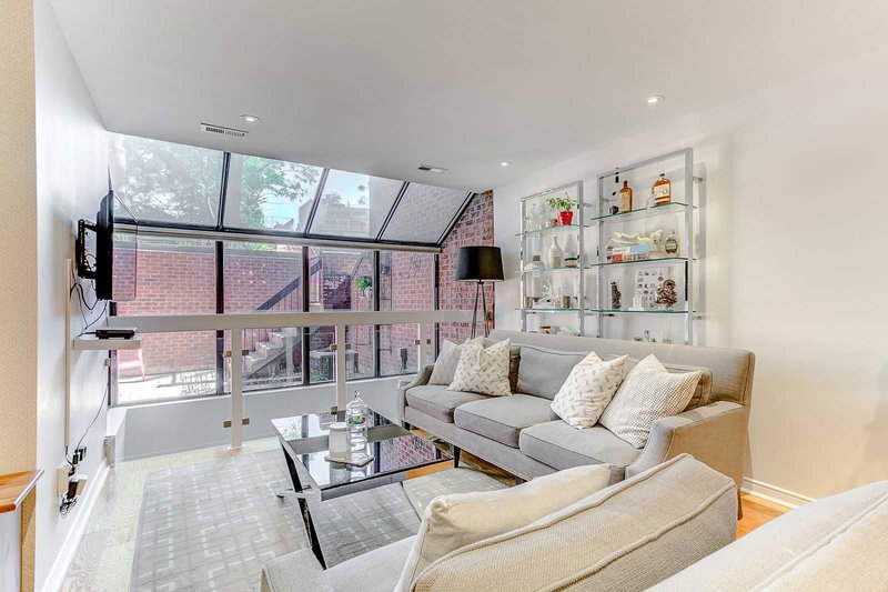 A5 - 142 Pears Ave, Toronto, M5R1T2 | Image 2