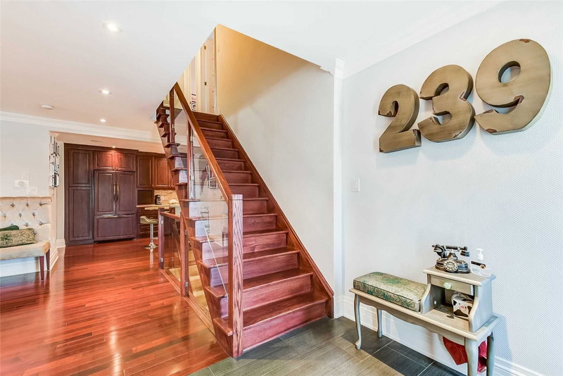 239 Pineway Blvd, Toronto, M2H1B5 | Image 2