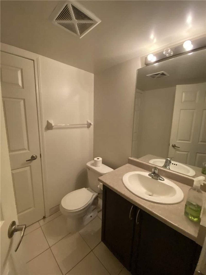 509 - 19 Grand Trunk Cres, Toronto, M5J3A3 | Image 3