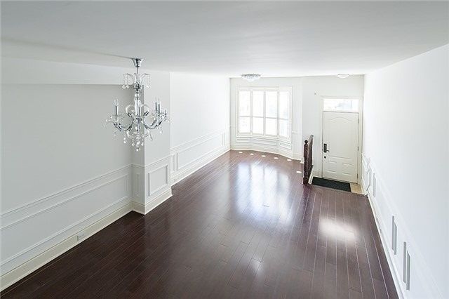 52 Clairtrell Rd, Toronto, M2N5J6 | Image 2