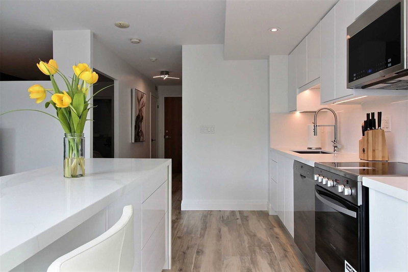 216 - 33 Lombard St, Toronto, M5C1L9 | Image 3