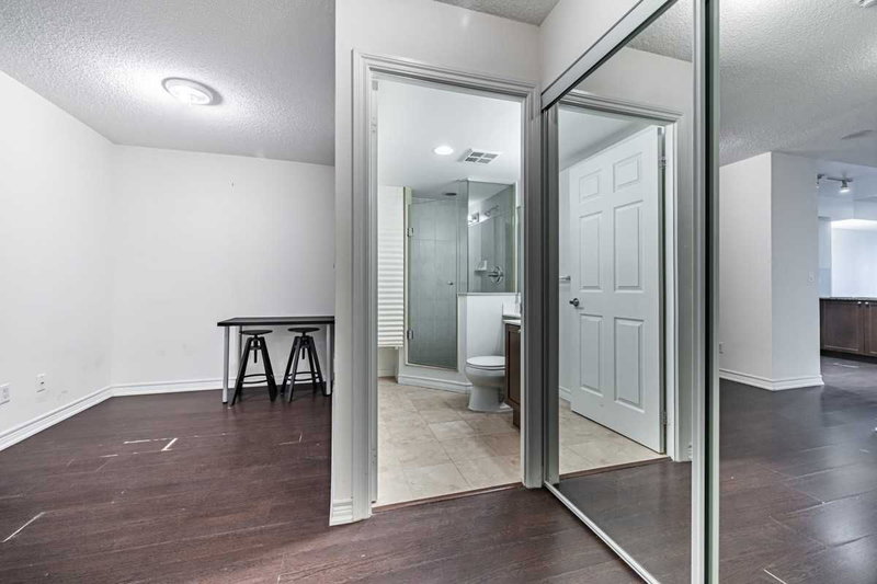 610 - 761 Bay St, Toronto, M5G 2R2 | Image 3