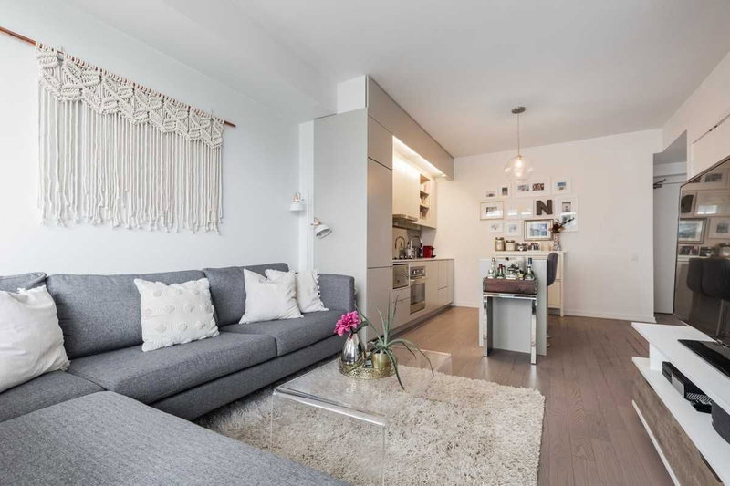 1712 - 101 Peter St, Toronto, M5V2G9 | Image 2