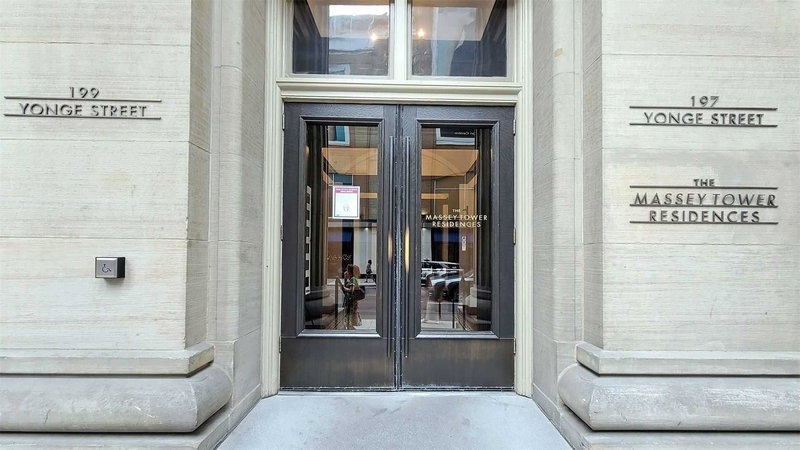 3213 - 197 Yonge St, Toronto, M5B1M4 | Image 2