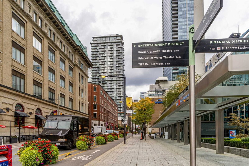 2206 - 126 Simcoe St, Toronto, M5H4E6 | Image 3