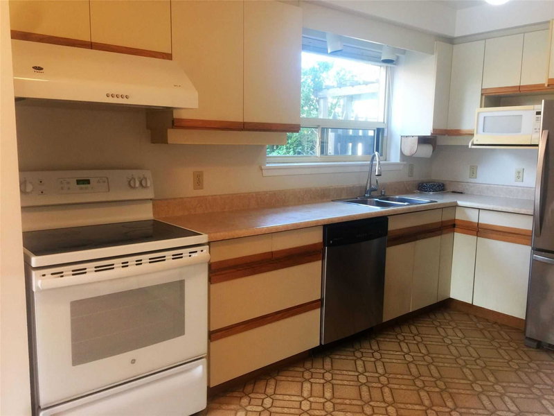 63 Cairnside Cres, Toronto, M2J3M9 | Image 3