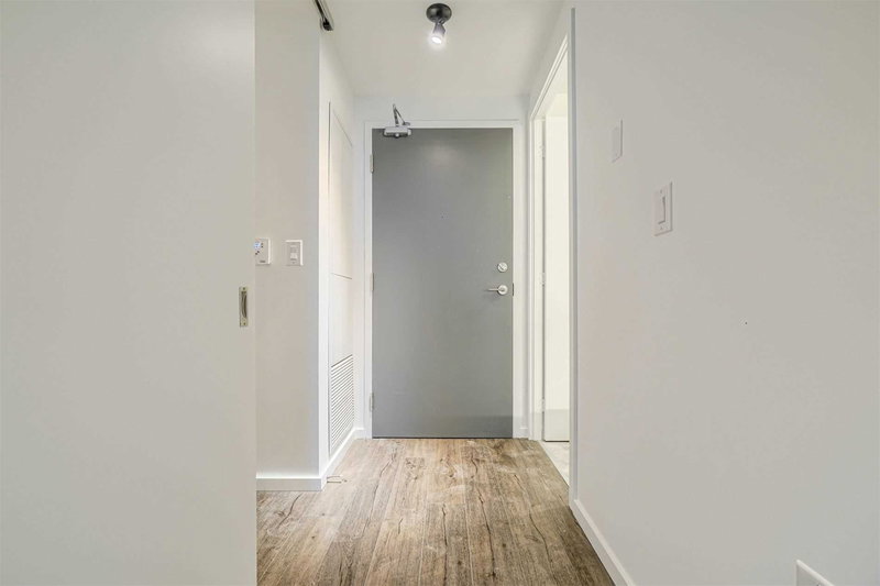 516 - 21 Lawren Harris Sq, Toronto, M5A 0T4 | Image 2
