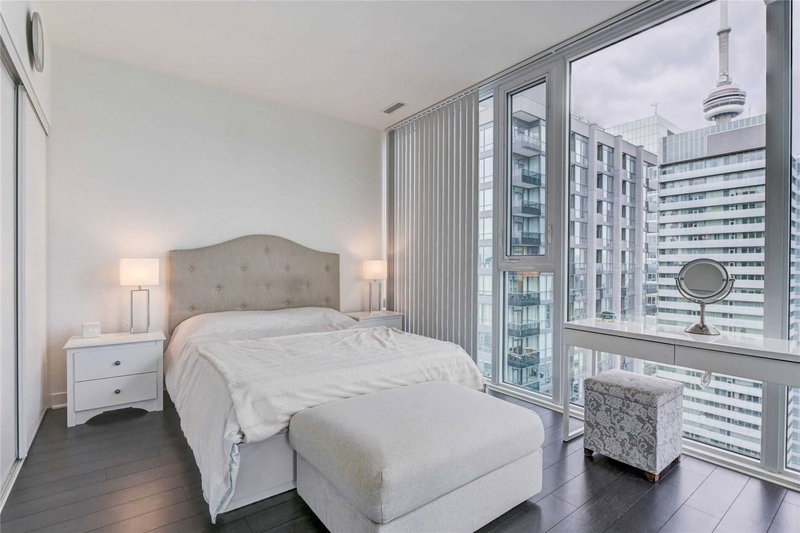 3811 - 290 Adelaide St W, Toronto, M5V1P6 | Image 3