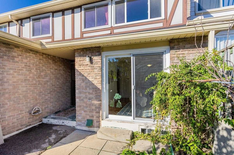 28 Crest Fern Way, Toronto, M2J4M2 | Image 2
