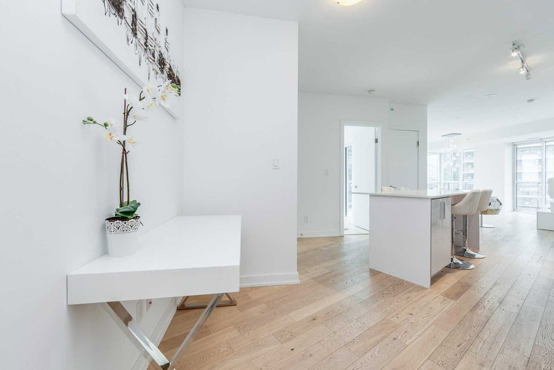 1213 - 20 Bruyeres Mews, Toronto, M5V0G8 | Image 3